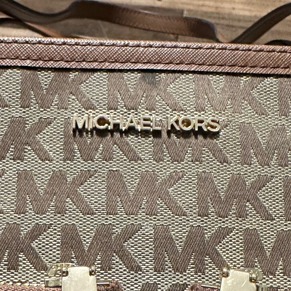 Michael Kors Signature Jacquard Kempton Tote - Picture 5 of 8